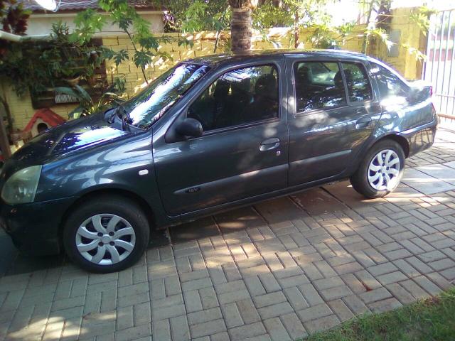 Clio Sedan 2007 Conservado