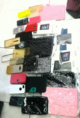 Vendo ou troco 1 Lote de 100 capas de celulares todas novas Valor 200 avista - Foto 3