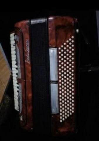 Sanfona/ Accordeon paollo soprani 120 baixos 8 vozes captação nova