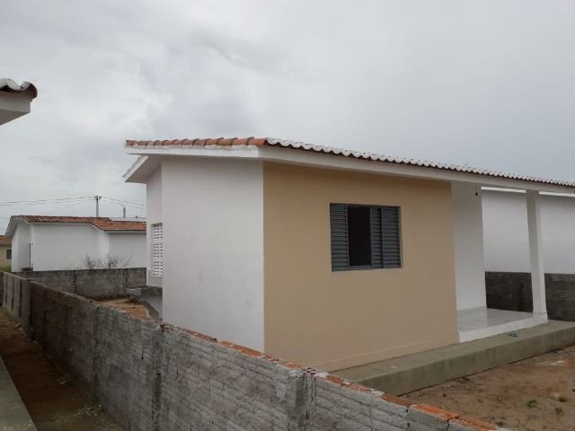 Vende-se ou troca-se por carro, uma casa nova recém construída em condomínio fechado - Foto 5