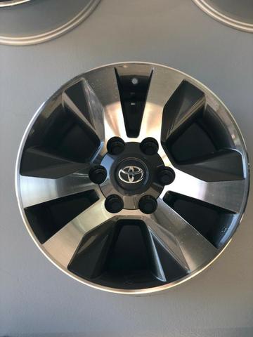Rodas Aro 17 Toyota Hilux Original SRV Graphite Diamond - Foto 20