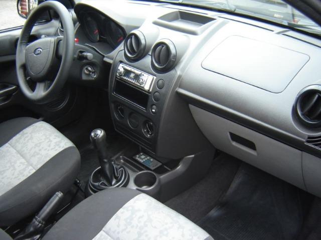 Ford Fiesta Sedan 1.0 4P Flex 2010/2011- Completo, segunda dona, perfeito estado - Foto 3