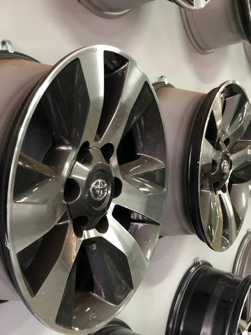 Rodas Aro 17 Toyota Hilux Original SRV Graphite Diamond - Foto 7
