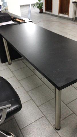 Mesa e aparador