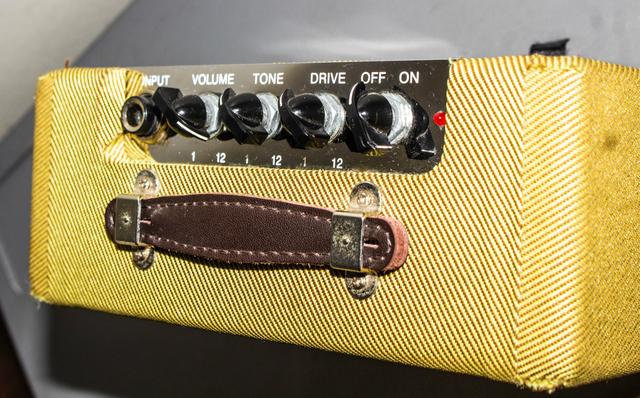 Amplificador Fender Twin Mini - Foto 3