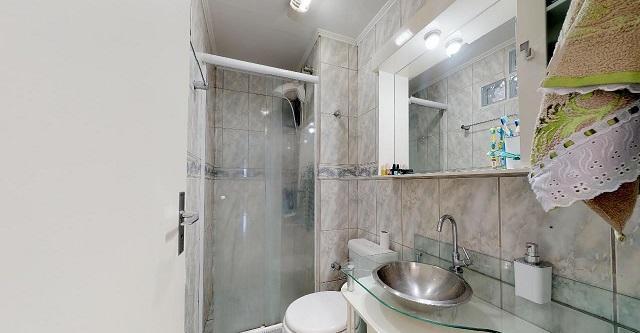 Vende Apto 2 Dormitórios com Garagem Coberta - Foto 7
