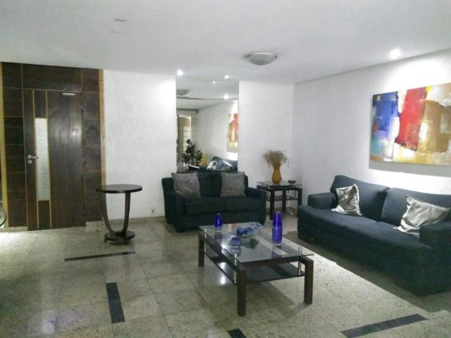 Apartamento para Venda em Niterói, Icaraí, 3 dormitórios, 2 suítes, 1 banheiro, 1 vaga
