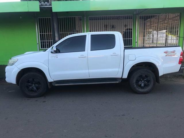 Vendo/Troco Toyota Hilux SRV - Foto 3