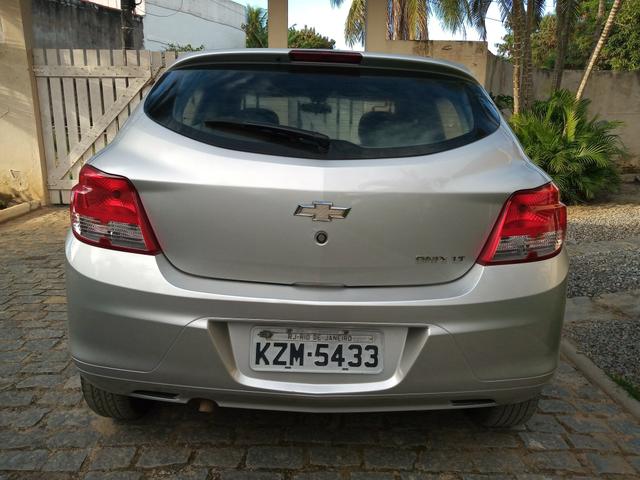 Onix lt 2015 completo único dono - Foto 8