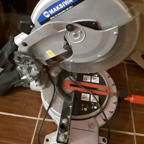 Serra meia esquadria Makisiwa 220 volts