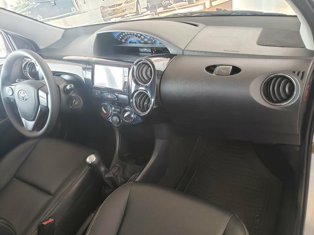 Toyota etios xls hatch - Foto 6