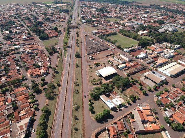 Locação barracão e terreno de esquina muito bem localizado - Foto 3