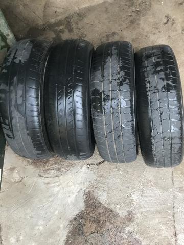 Pneus 4 pneus usados