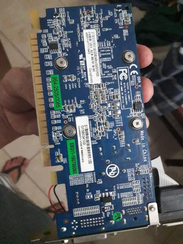Placa de Video Gt 730 1GB (com defeito)
