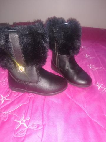 Roupas e sapatos menina