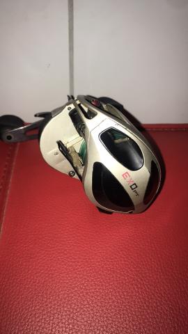 Carretilha quantum Exo 300 - Foto 2