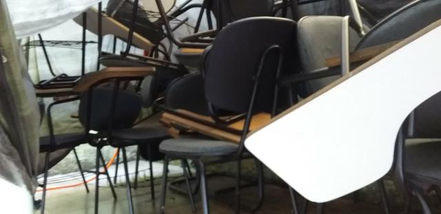 Cadeiras universitárias - Foto 2