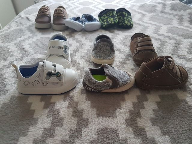 6 pares de sapatinho de bebê tamanho 15 a 17