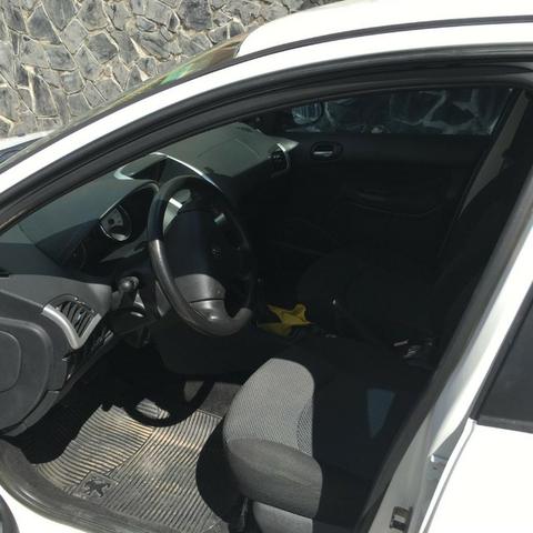 Peugeot 207 Hatch 1.4 Flex - Completo - Excelente estado - Foto 3