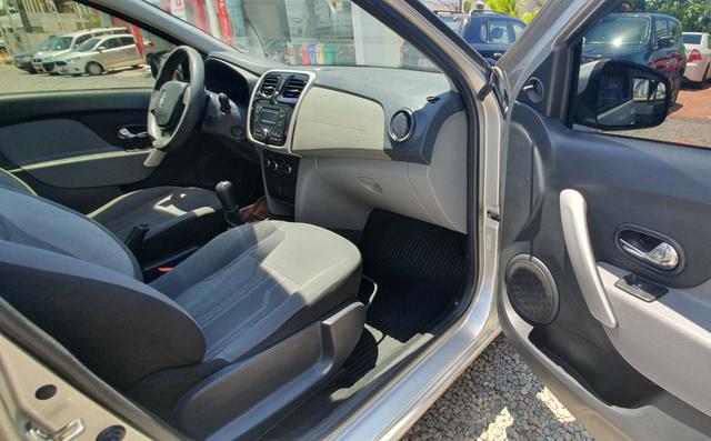 Renault Logan 1.6 - Foto 12
