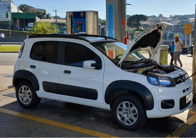 Fiat Uno Way 1.4 Dualogic 2015 - Foto 3