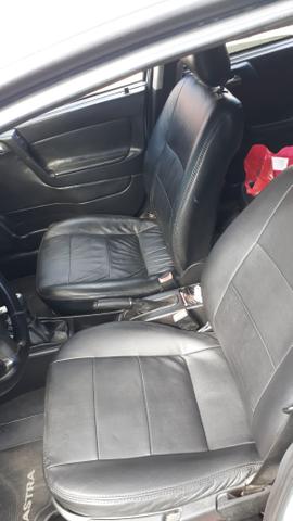 Astra sedan 2007 - Foto 2