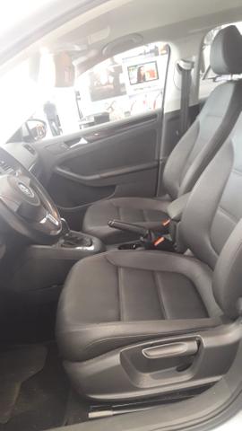 Jetta 2.0 automático km48.000 Jonathan 21 9 7 1 3 0 5 2 3 3 - Foto 6