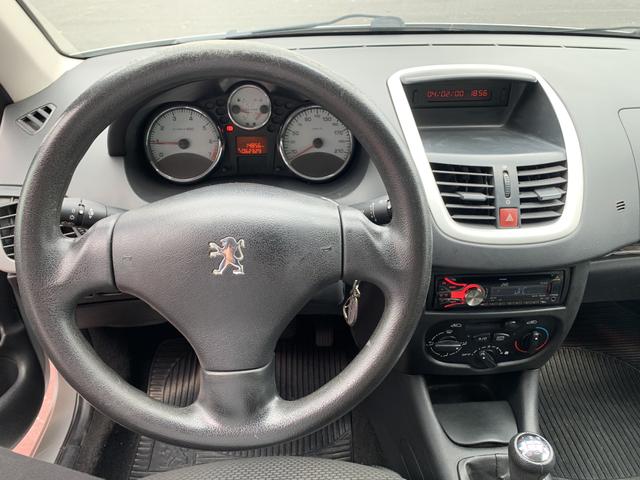Peugeot 207 1.4 XR 2013 somente R$19.900 - Foto 5