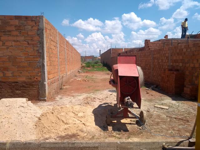 Meio terreno - Foto 2