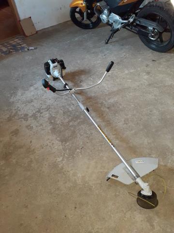 Vendo roçadeira toyama