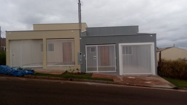 Casa a venda com 2 quartos (sendo 1 suite)no jardim maria luiza