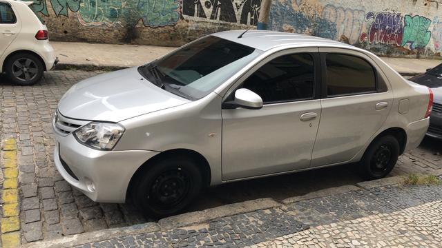 Toyota Etios sedan 1.5 PRA VENDER ESSA SEMANA - Foto 10