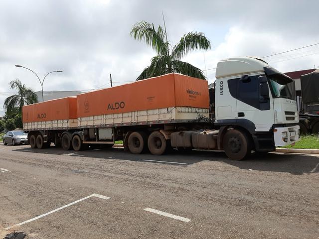 Iveco Stralis 420 6x2 + bitrem Randon 2011