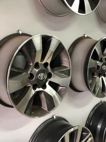 Rodas Aro 17 Toyota Hilux Original SRV Graphite Diamond - Foto 11