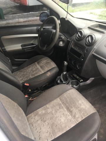 Ford Fiesta 10/10 Ar travas e alarme! - Foto 5