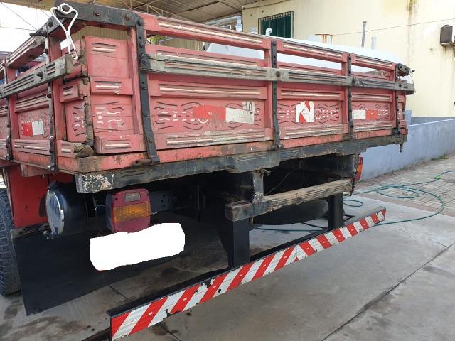 Vendo F4000 ano: 1999 motor cummins - Foto 6