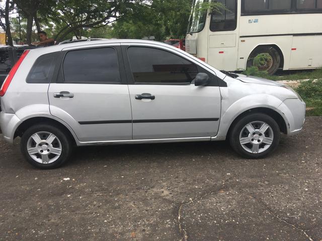 Ford Fiesta 10/10 Ar travas e alarme! - Foto 3