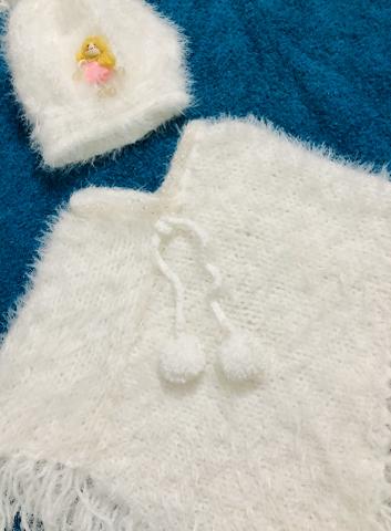 Poncho de crochê infantil com gorro - Foto 3