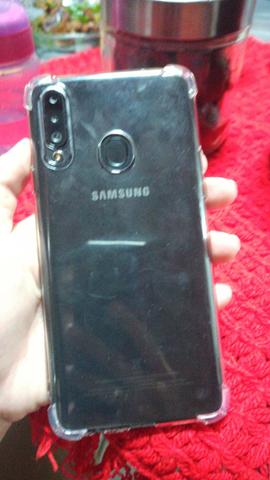 Celular novíssimo