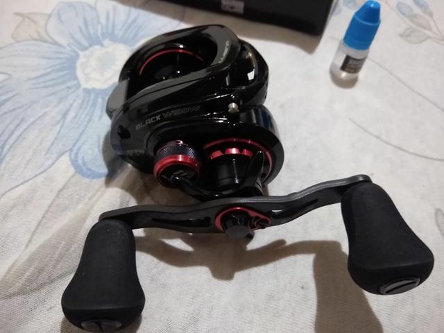 Carretilha lubina Black widow direita