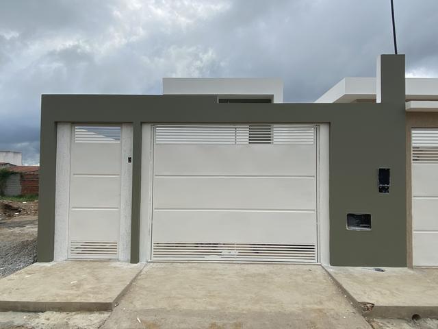 Belíssima casa 2/4 com suíte e possibilidade do terceiro quarto!!