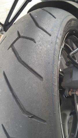 Pneu Pirelli diablo Rosso 2 medida 180 - Foto 3