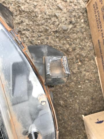 Diversas carcaças de farol e lanterna para recuperação ou retirada de peças LEIA ANTES - Foto 2