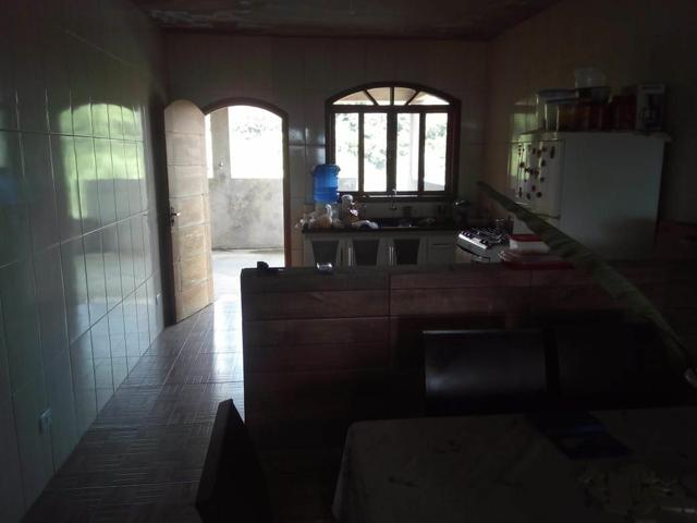 Vendo uma bela casa em local muito agradável pra quem gosta de tranquilidade. - Foto 13
