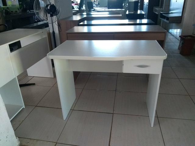 Mesa escritório c gaveta