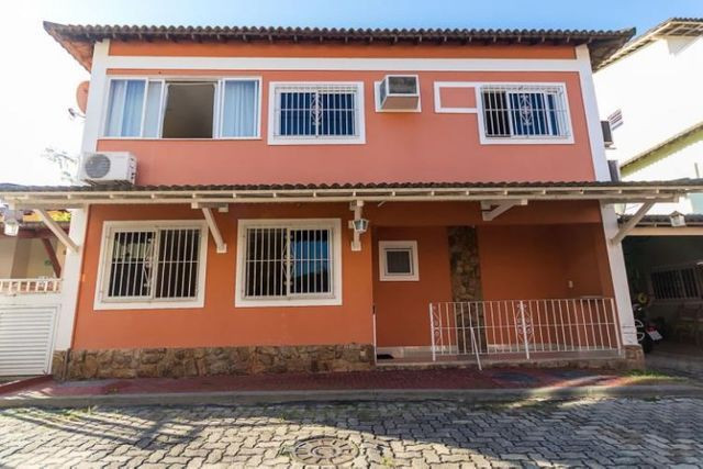 Pechincha com 3 quartos casa duplex na Rua Imutá
