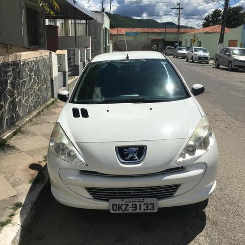 Peugeot 207 Hatch 1.4 Flex - Completo - Excelente estado - Foto 2