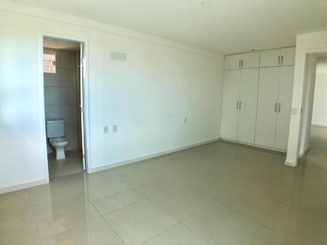 AP0645 Apartamento com 3 suítes e 3 vagas no Ed. Padre Joaquim Dourado - Foto 8
