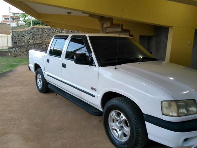 Caminhonete S10 cab dupla turbo diesel intercooler 2.8 MWM 4x4