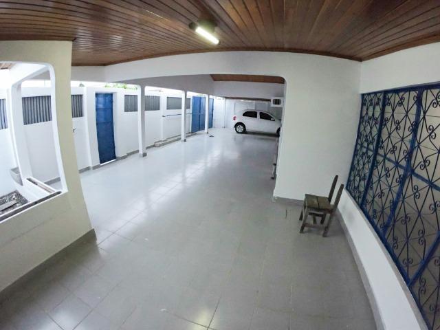 Casa ampla com 4 dormitórios - varanda - murada - gradeada - bairro São Vicente - BV/RR - Foto 3